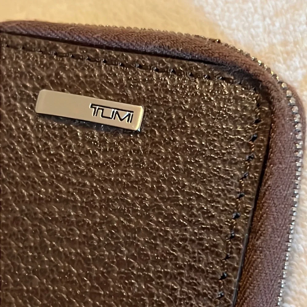 Vintage Tumi Zip Around Coin Purse Change Pouch Zippered Brown Textured Leather